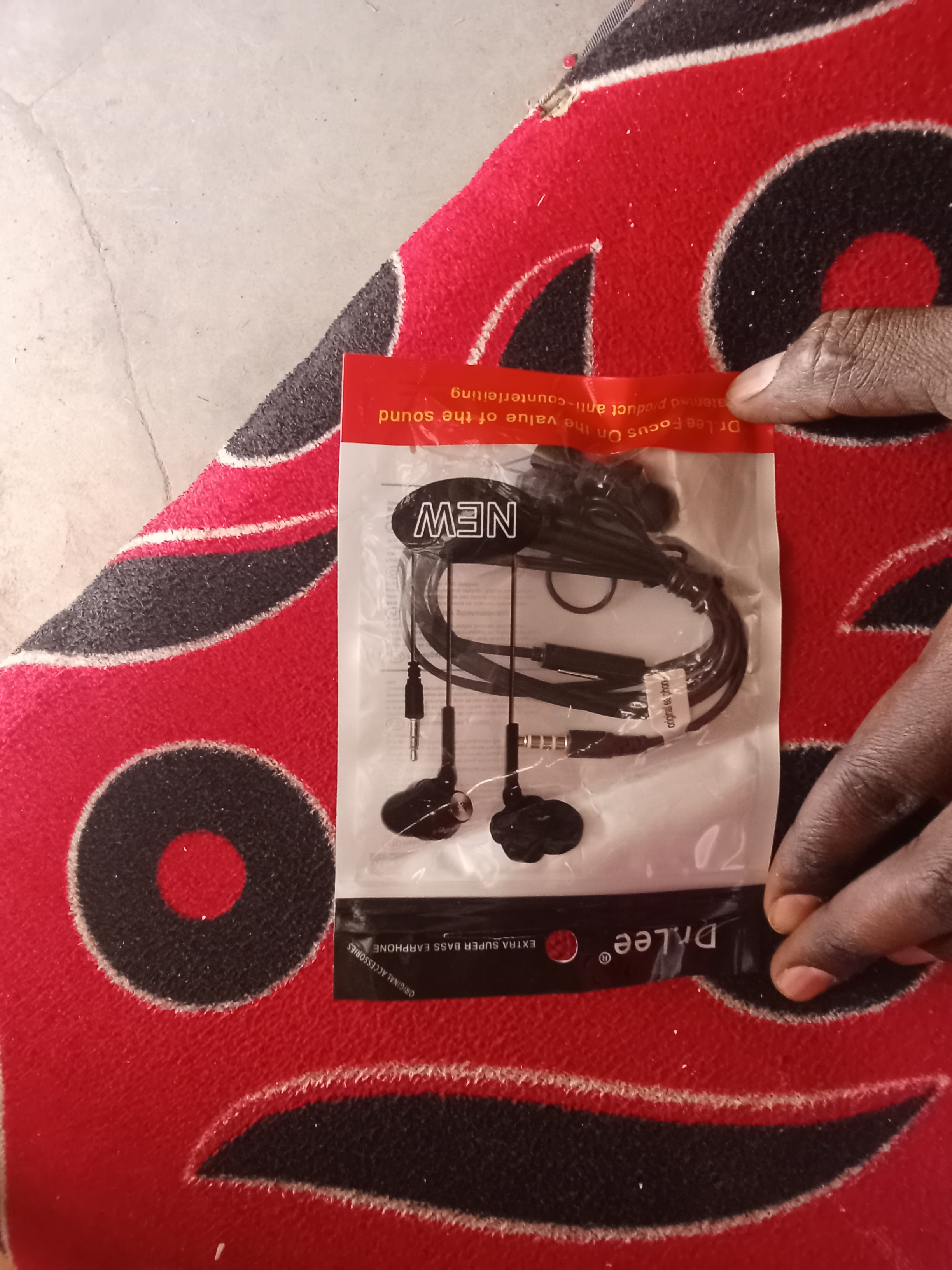 Earphone with receiver